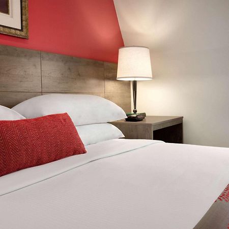 Ramada By Wyndham Oakland Downtown City Center Exteriör bild