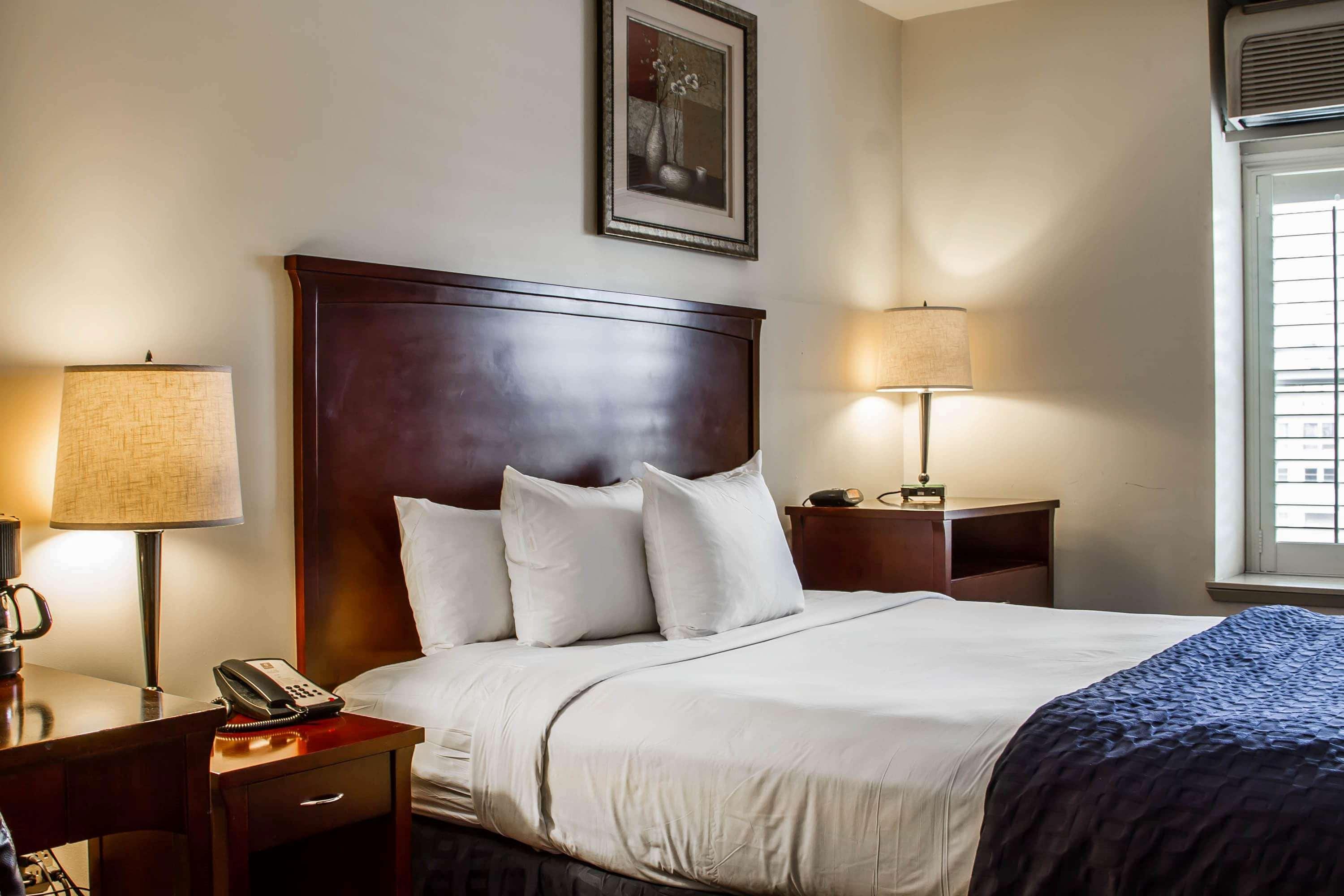 Ramada By Wyndham Oakland Downtown City Center Exteriör bild