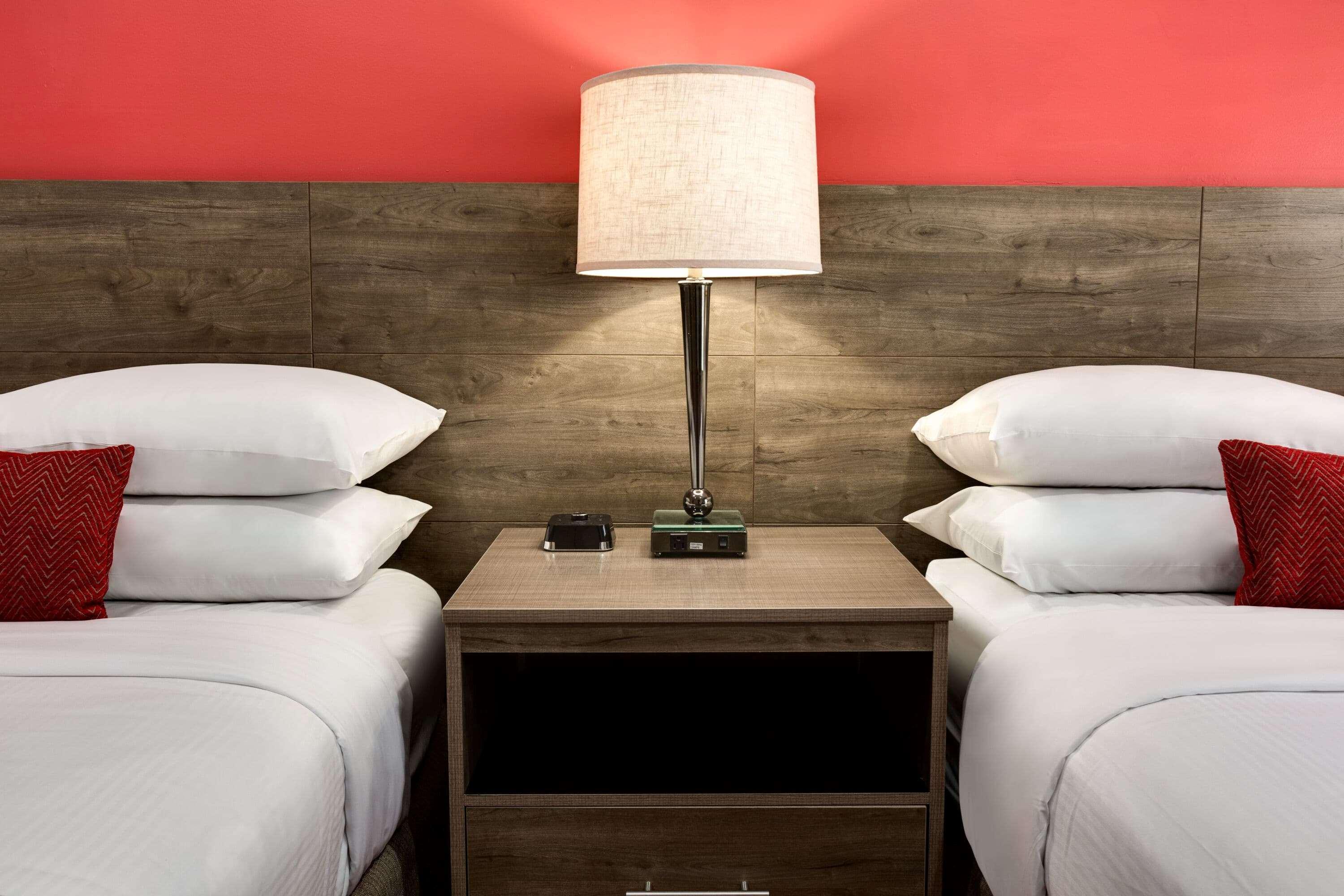 Ramada By Wyndham Oakland Downtown City Center Exteriör bild