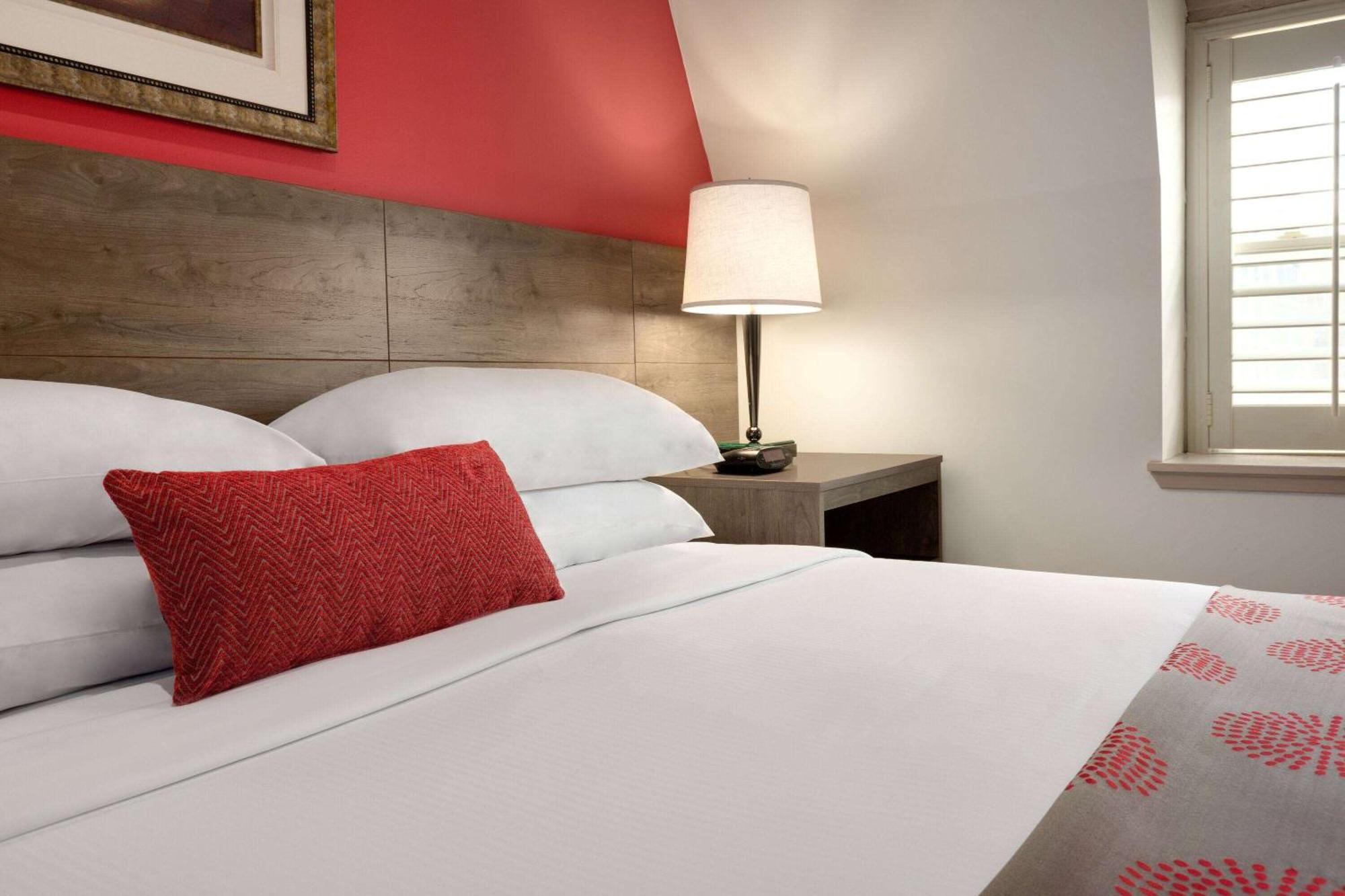 Ramada By Wyndham Oakland Downtown City Center Exteriör bild
