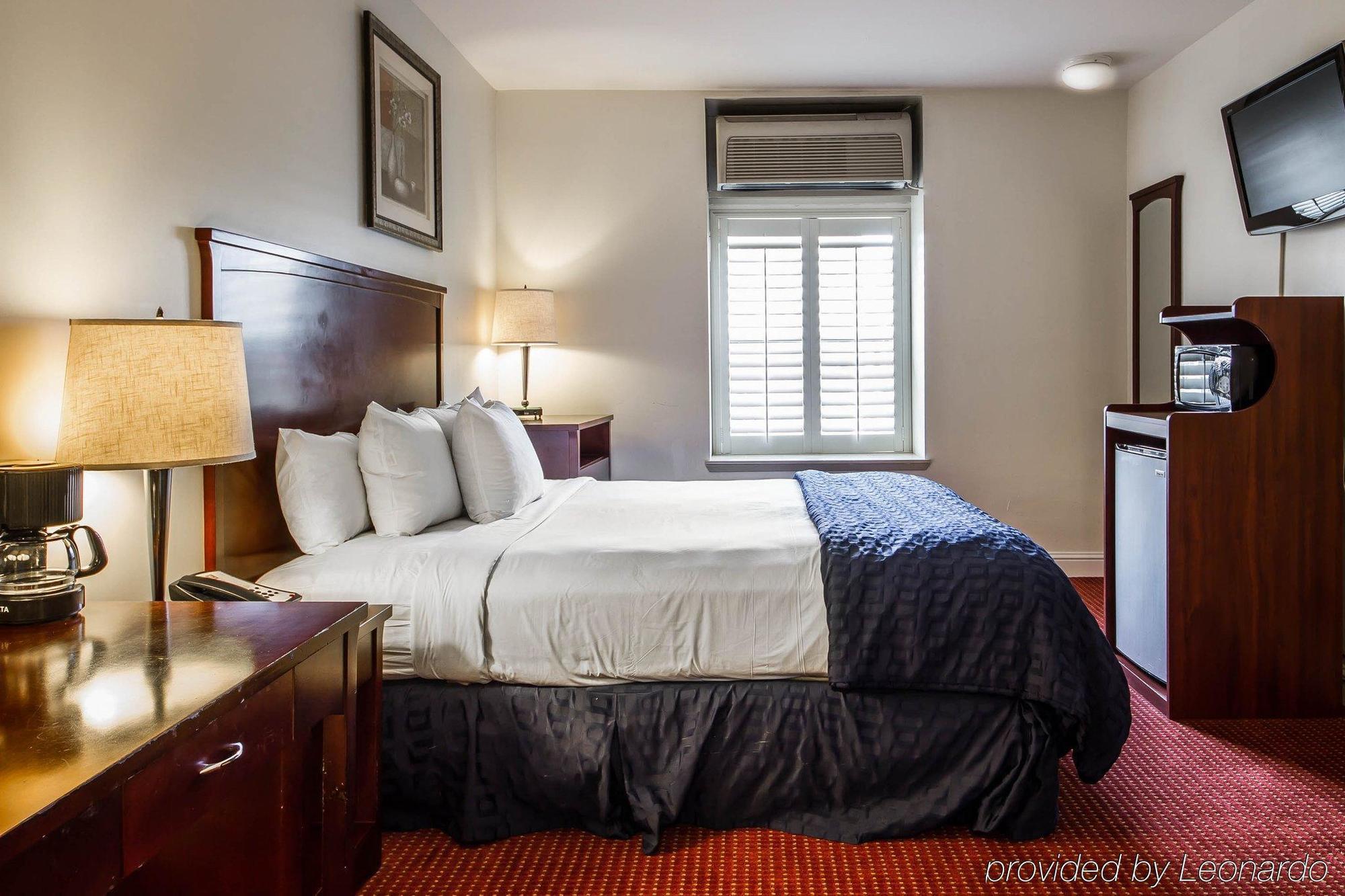Ramada By Wyndham Oakland Downtown City Center Exteriör bild